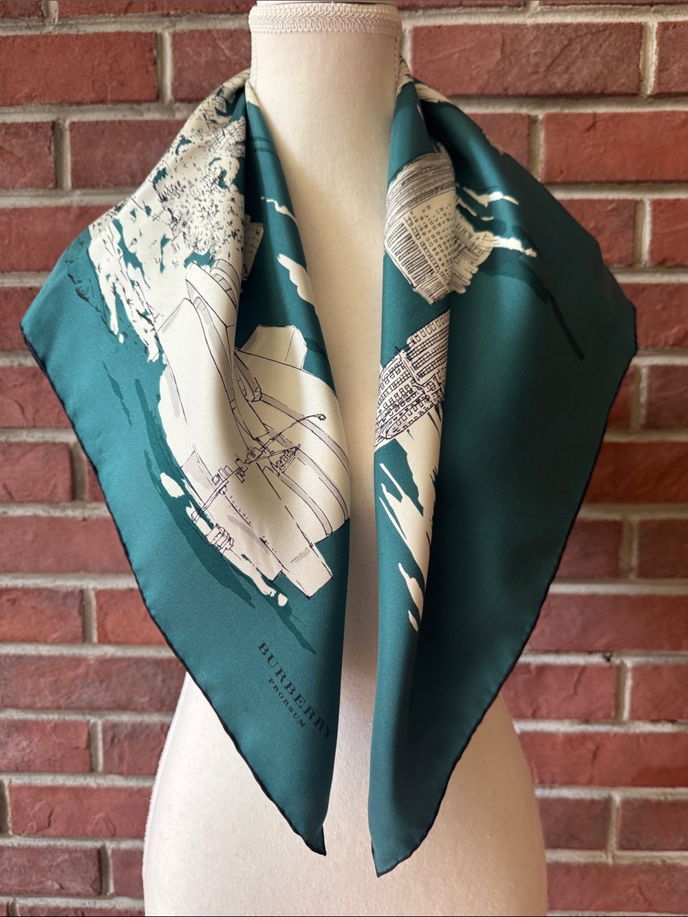Burberry Prorsum New York City Landmark Silk Scarf Rare Limited Edition 29”x29”